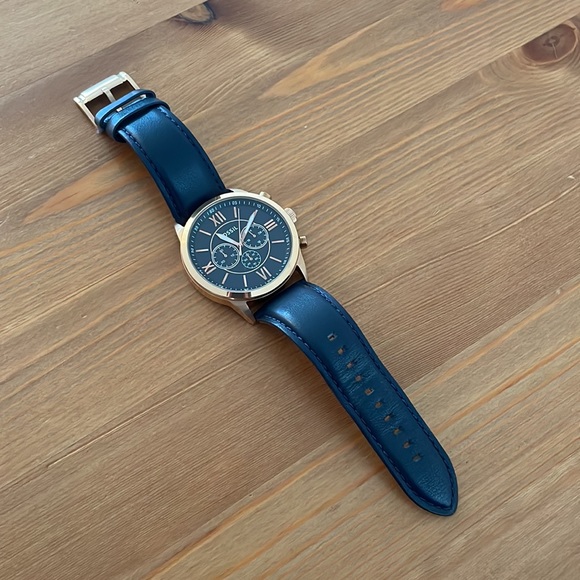 Fossil Gold tone watch with Blue genuine leather band - Picture 2 of 3